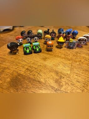 Disney Doorables Mixed Lot Of 25 most from pixel perfect just opened